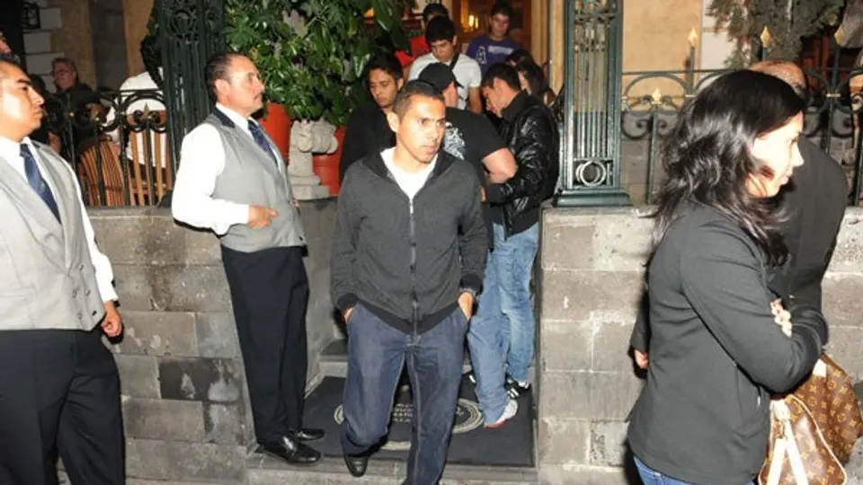 Velan a la abuela del Chicharito