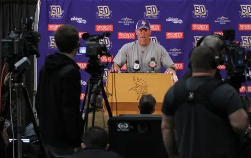 Favre regresa a las prácticas; aún en duda para enfrentar a 'Pats'