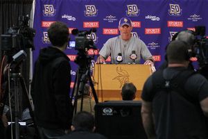 Favre regresa a las prácticas; aún en duda para enfrentar a 'Pats'