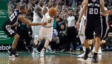 Celtics derrota 105-103 a los Spurs