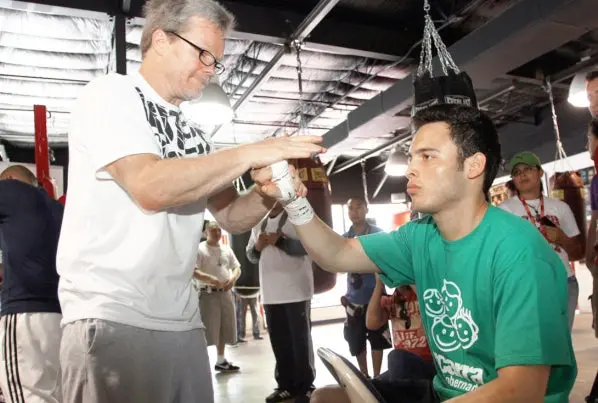 Roach apuesta a que el Junior noqueará a Zbik