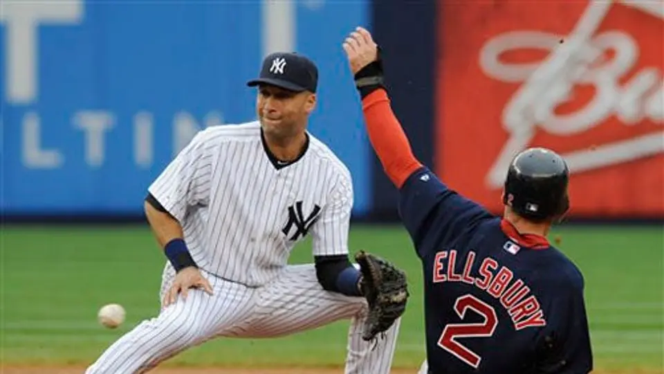 Boston suma otra derrota frente al acérrimo rival