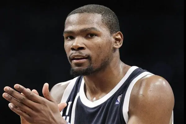 Durant guió victoria del Thunder sobre Mavericks