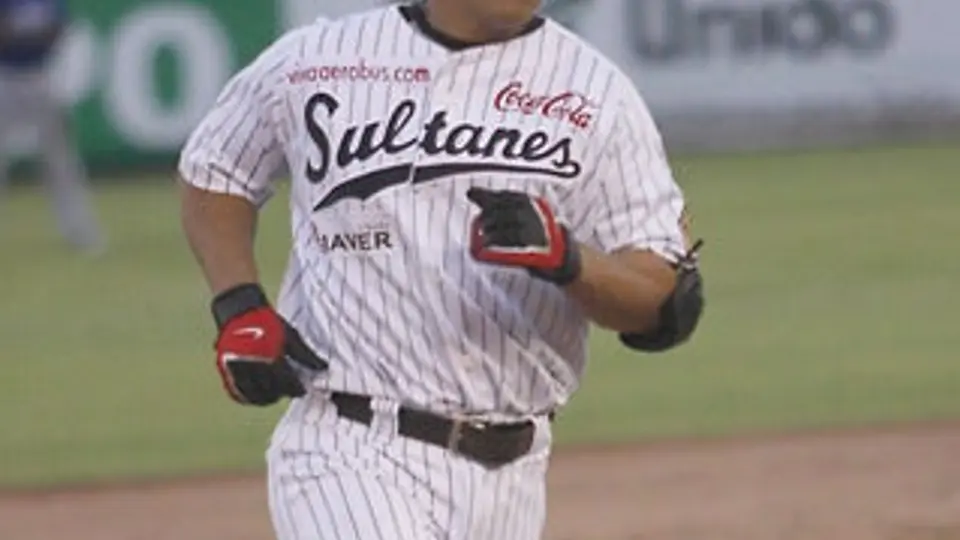 Sultanes se lleva el primero de la seria ante Acereros