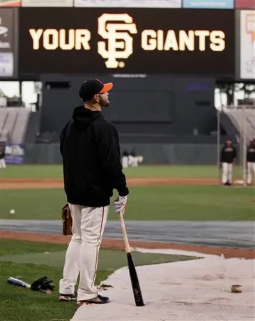 San Francisco luce paternidad ante Rangers en la bahía
