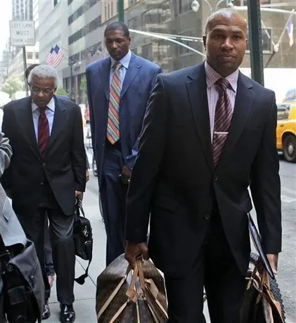 La NBA presenta demanda federal contra jugadores