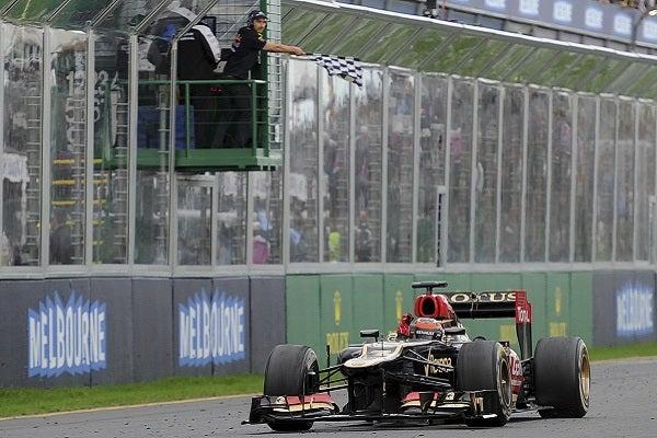La bandera a cuadros fue para el finlandés Kimi Raikkonen, de Lotus | AP