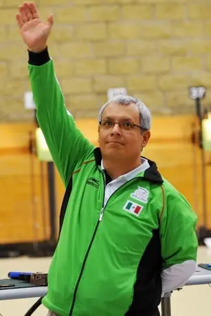 La impuntualidad le resta puntos a Hugo Hernández