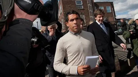 Tevez cumplirá con 250 horas de servicio comunitario