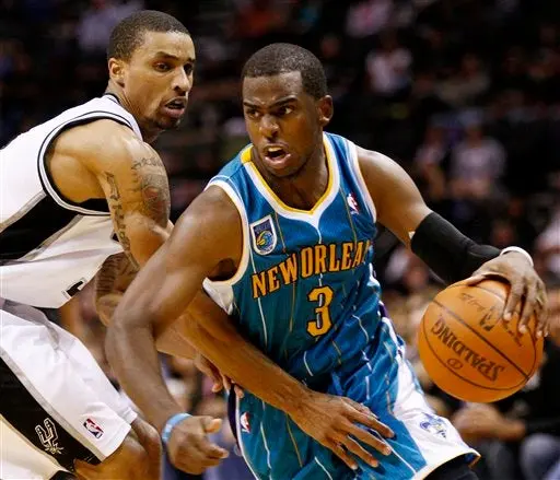 Paul guía victoria de Hornets 99-90 sobre Spurs