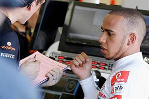 Hamilton se disculpa por decir que lo sancionaron por ser negro