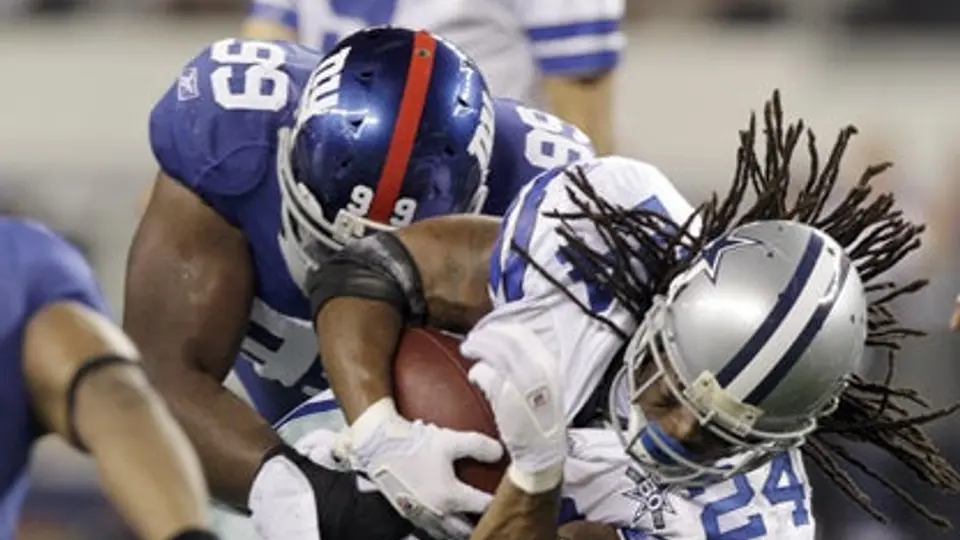 NFL y fabricantes mencionan que no hay casco perfecto