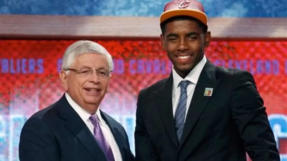 Los Cavs eligen a Irving como primera selección del Draft