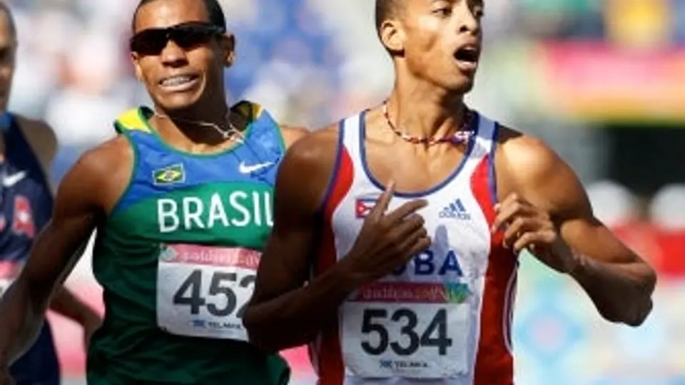 Cuba hace el 1-3 en los 800 metros planos varonil