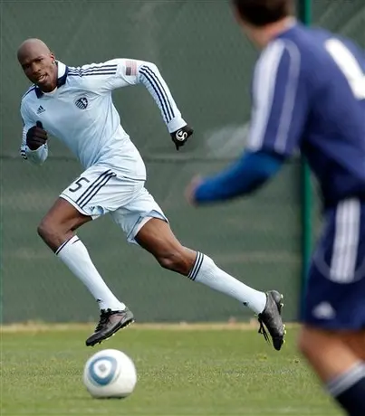 Nombran a Ochocinco miembro honorario del Sporting
