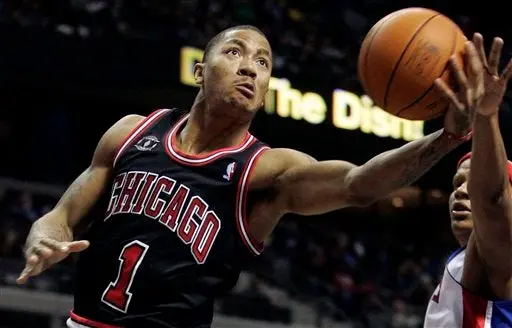 Boozer y Rose encendidos; Chicago vence 95-92 a Detroit en Tiempo Extra