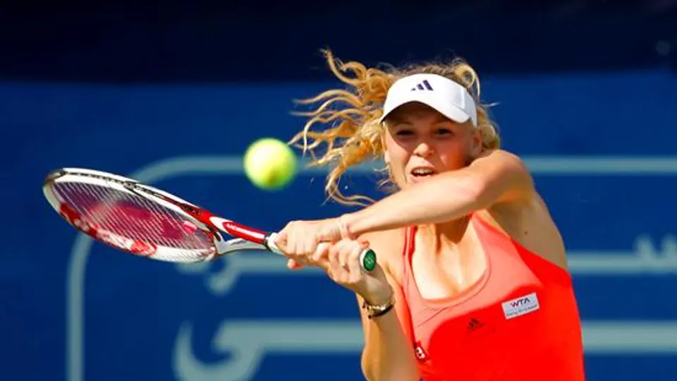 Wozniacki despacha a Petrova y accede a Cuartos en Doha