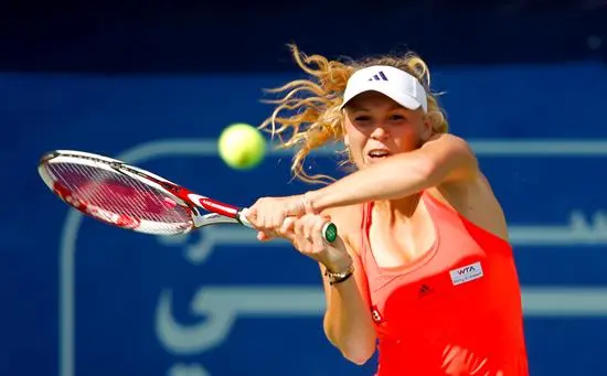Wozniacki despacha a Petrova y accede a Cuartos en Doha