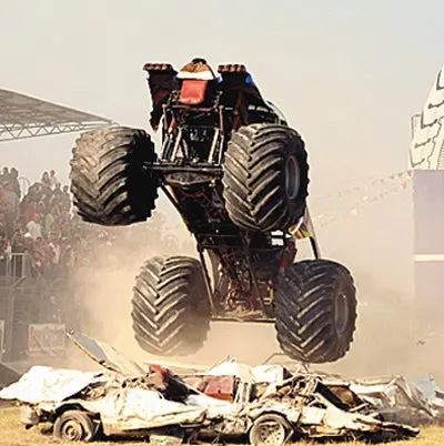 La Monster Perro Loco' estuvo en el autódromo