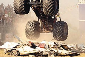 La Monster Perro Loco' estuvo en el autódromo