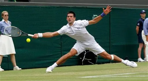 Djokovic despacha a Llodra y va por Tomic en Cuartos