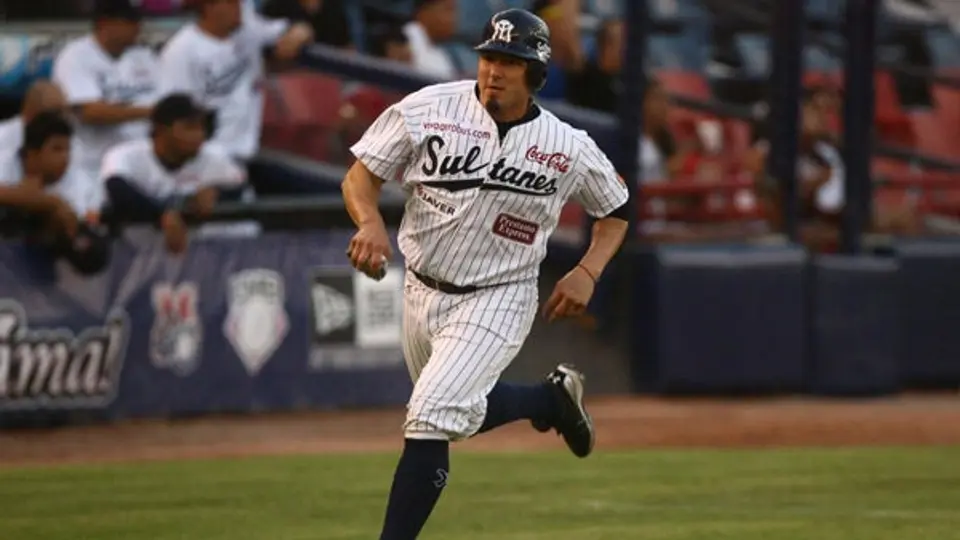 Sultanes obtiene triunfo clave ante Pericos