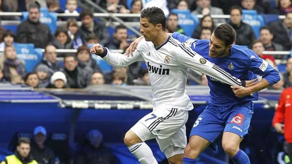 Cristiano jugaría ante Granada con tobillo inmobilizado
