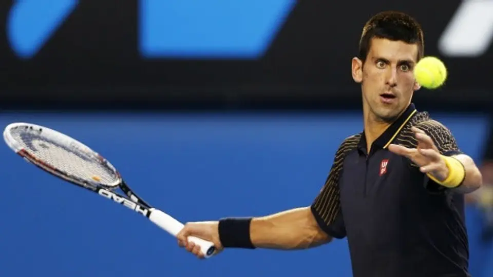 Djokovic arrasa con Ferrer y alcanza la Final