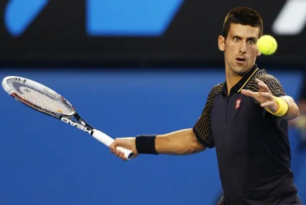 Djokovic arrasa con Ferrer y alcanza la Final