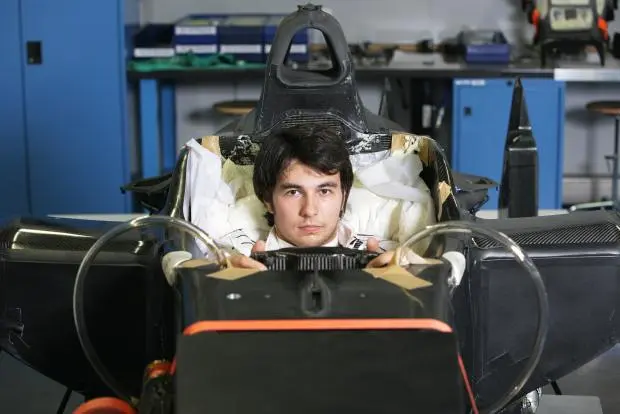 'Checo' y Kobayashi prueban el 'cockpit' de Sauber para temporada 2011
