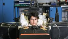 'Checo' y Kobayashi prueban el 'cockpit' de Sauber para temporada 2011