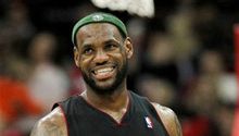 LeBron, accionista del Liverpool y los Medias Rojas
