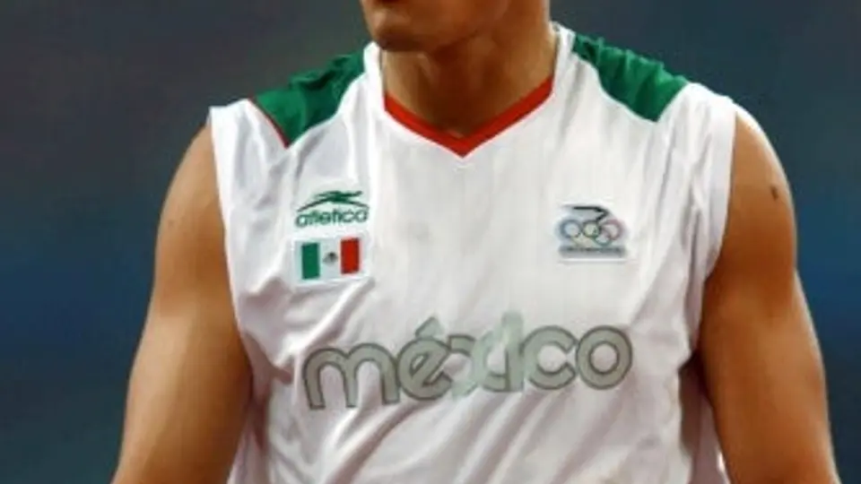 Giovani Lanaro le da un bronce a México en salto con garrocha