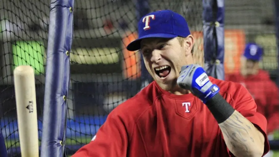 Josh Hamilton es dado de alta tras padecer neumonía