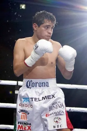 Édgar Sosa confirma pelea con Pongsaklek por cetro mosca del CMB