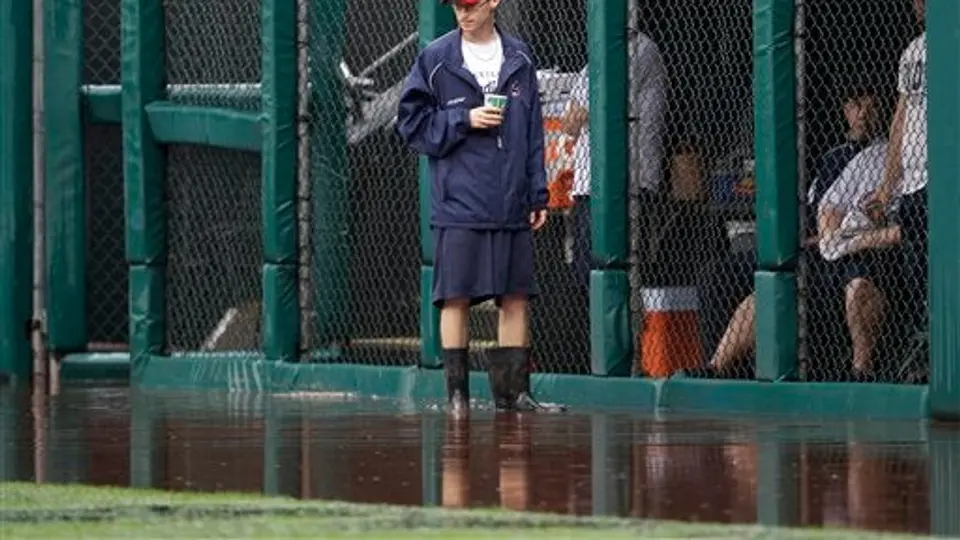 Seattle-Cleveland, suspendido por lluvia