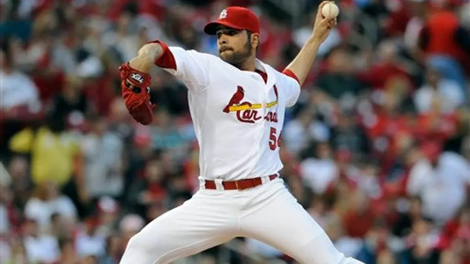Jaime García cerca del juego perfecto ante Milwaukee