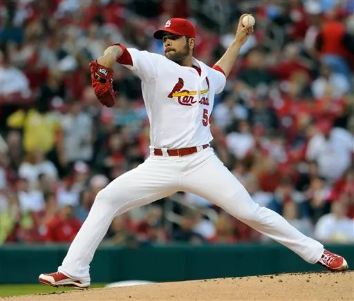 Jaime García cerca del juego perfecto ante Milwaukee