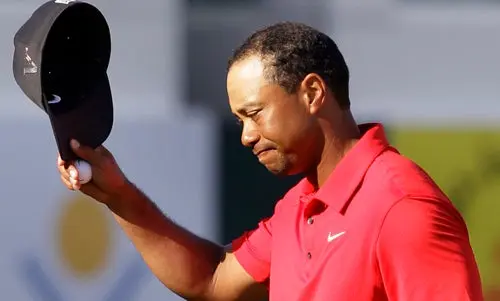 Tiger será multado por escupir durante el Clásico del Desierto de Dubai