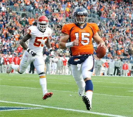 Orton luce con cuatro TD; Broncos apalea 49-29 a Jefes