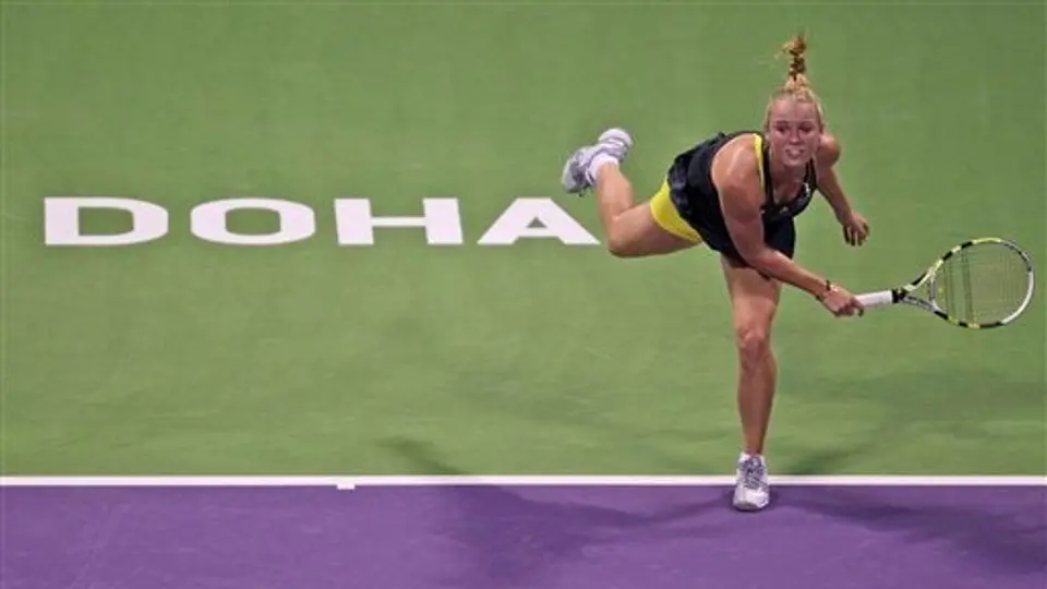 Wozniacki arrasa con Dementieva en Masters de Doha