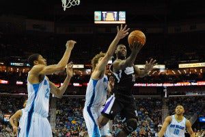 Vásquez lidera victoria de Hornets sobre Kings