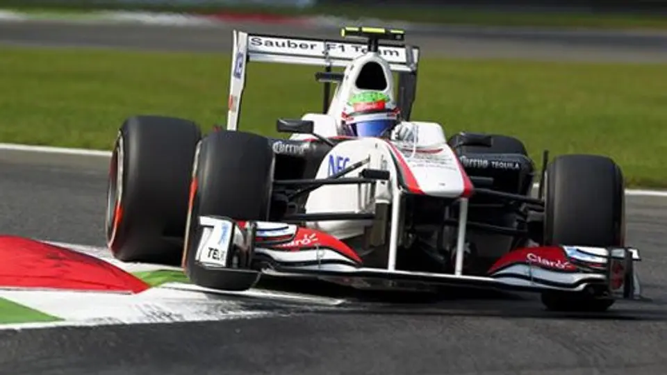 Checo abandona en Monza tras 34 vueltas