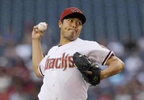Rodrigo López firma contrato con los Bravos