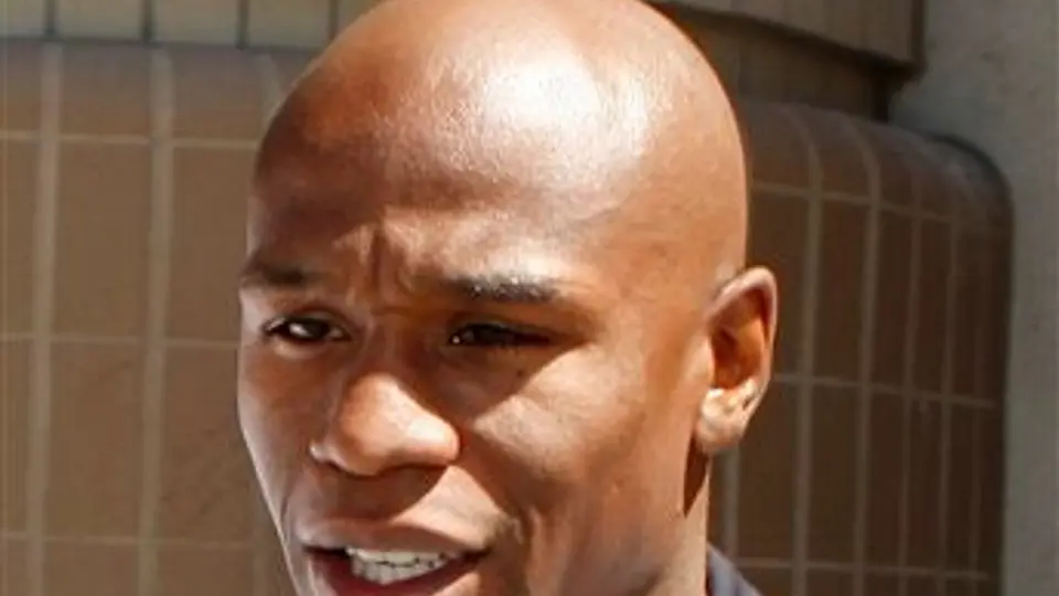 Mayweather enfrentará juicio por agresión el 3 de febrero