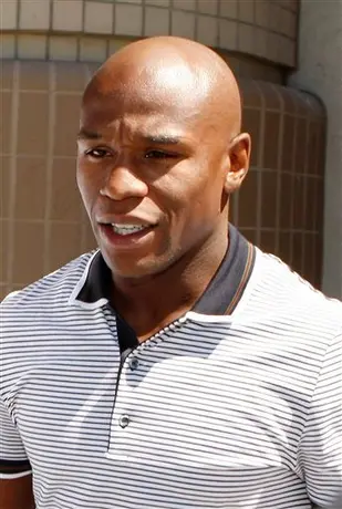 Mayweather enfrentará juicio por agresión el 3 de febrero