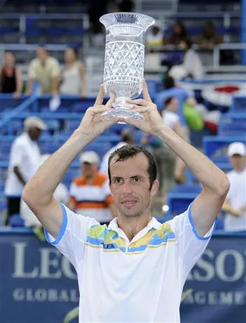 Cae Monfils antes Stepanek en Washington