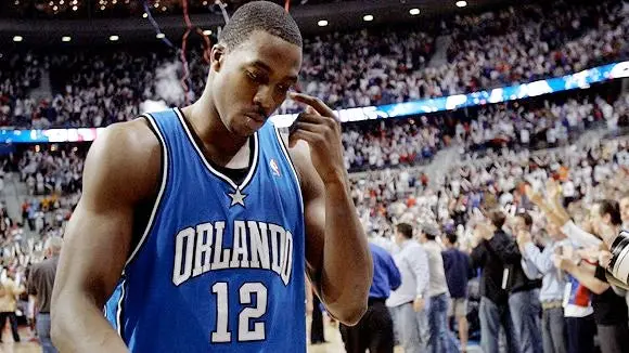 Dwight Howard se convertiría en agente libre