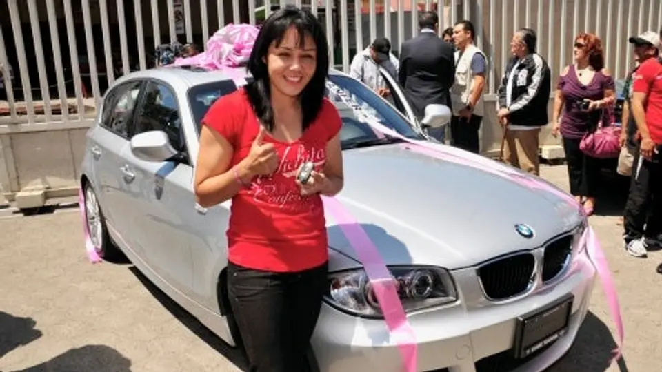 Recibe Nava auto tras pelea ante Torres