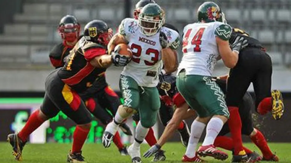 México se impone 22-15 a Alemania en el Mundial de Futbol Americano